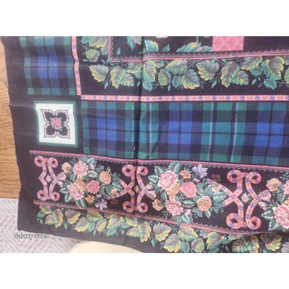 Fabric panel for quilted wall hanging or table cloth - Picture 5 of 7